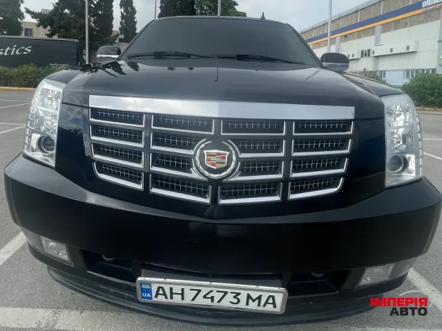 Cadillac Escalade - фото 1