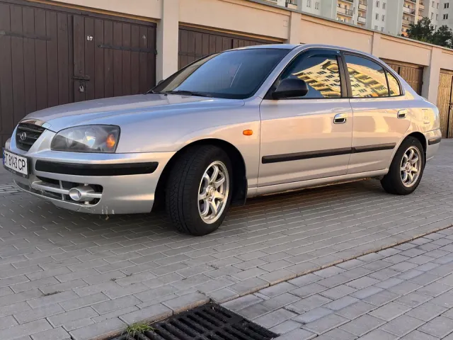 Hyundai Elantra - фото 2