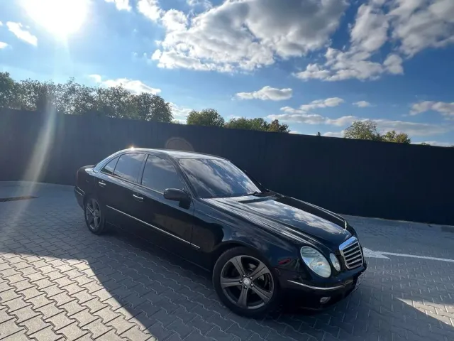 Mercedes-Benz E-Класс - зображення 3