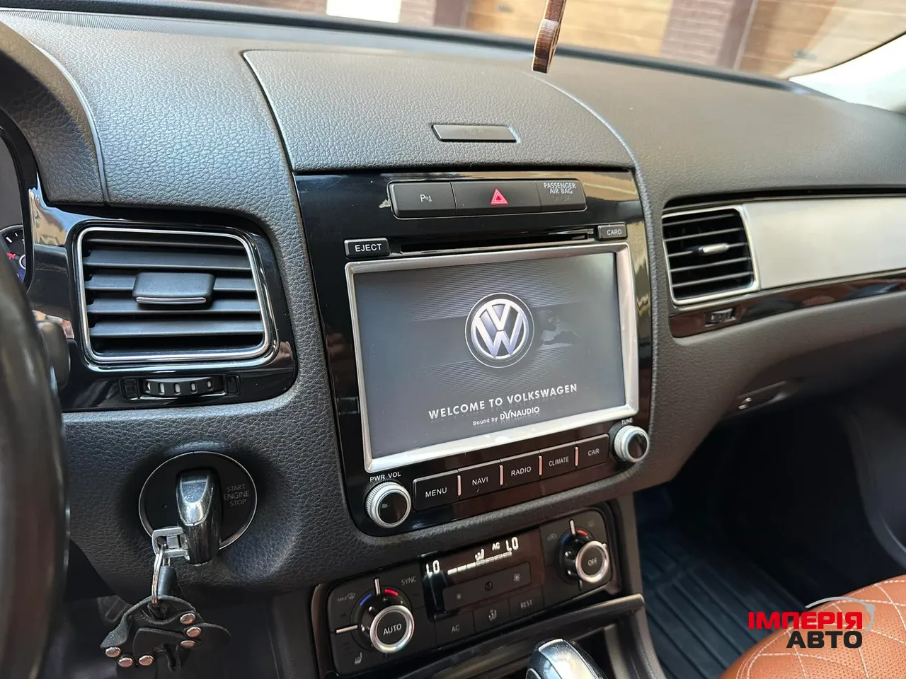 Volkswagen Touareg - фото 14