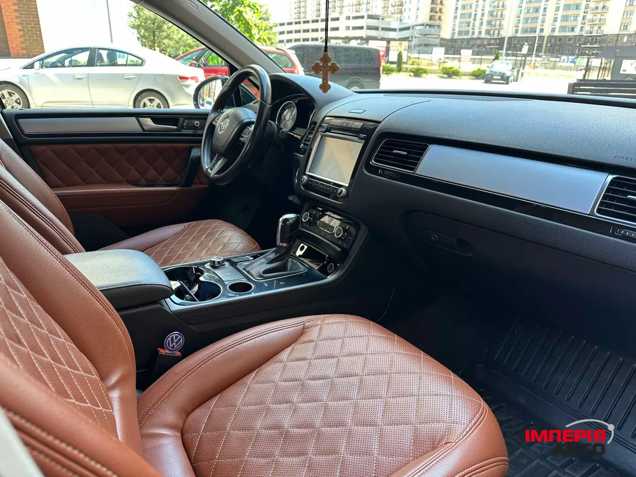 Volkswagen Touareg - фото 16