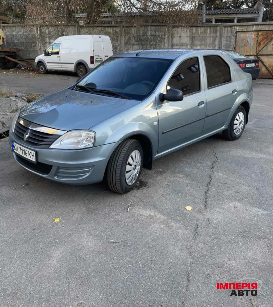 Renault Logan - фото 4