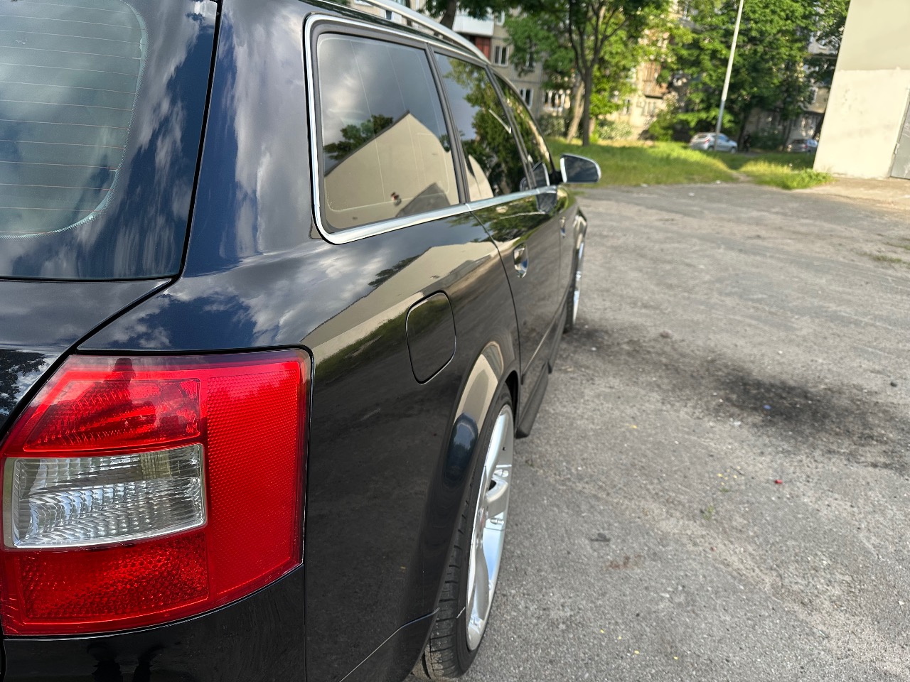 Audi A4 - фото 16