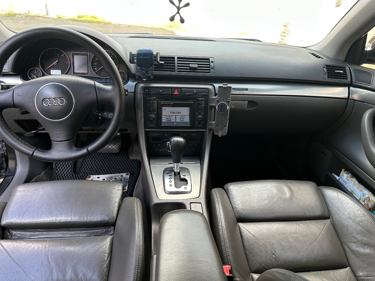 Audi A4 - фото 15