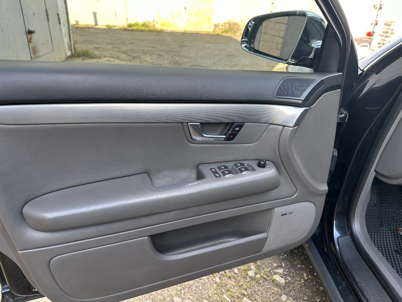 Audi A4 - фото 3