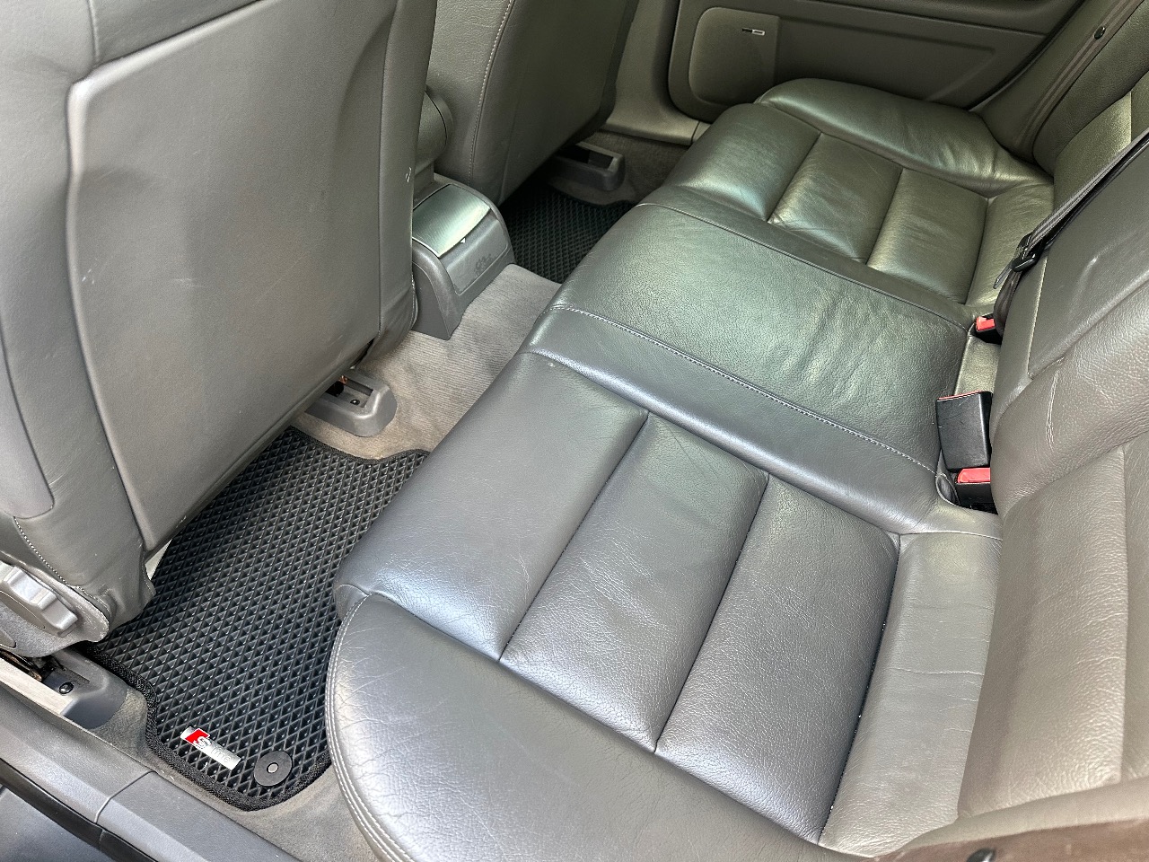 Audi A4 - фото 14