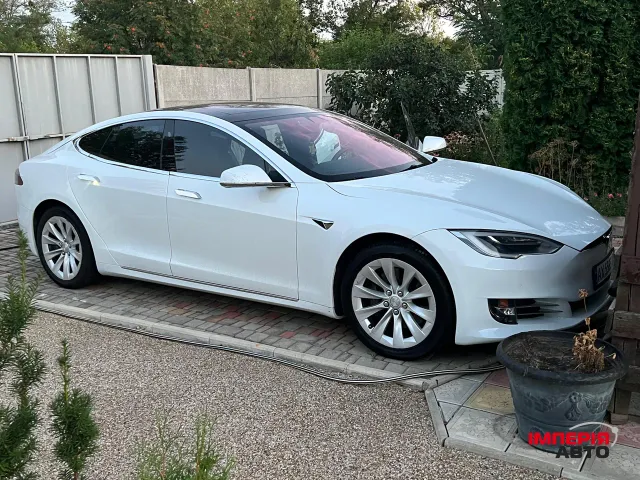 Tesla Model S - фото 5
