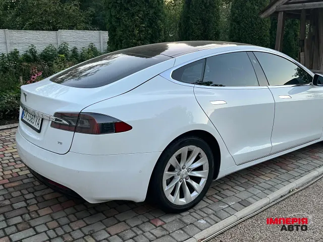 Tesla Model S - фото 4