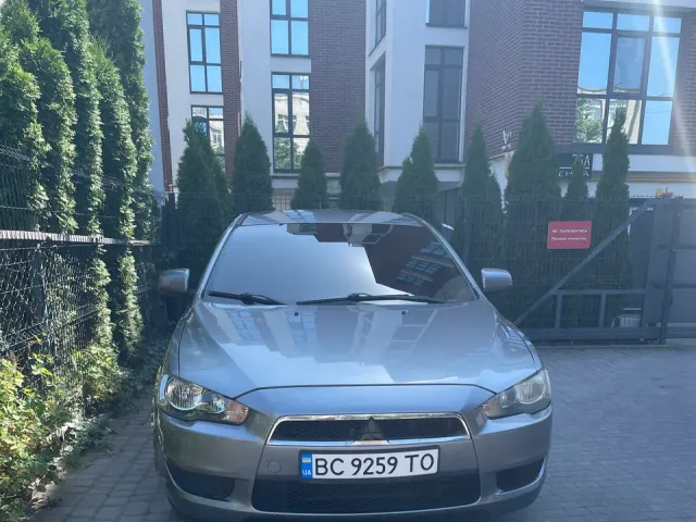 Mitsubishi Lancer - фото 3
