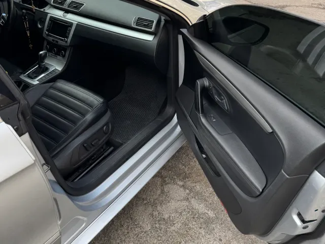 Volkswagen Passat CC - фото 3