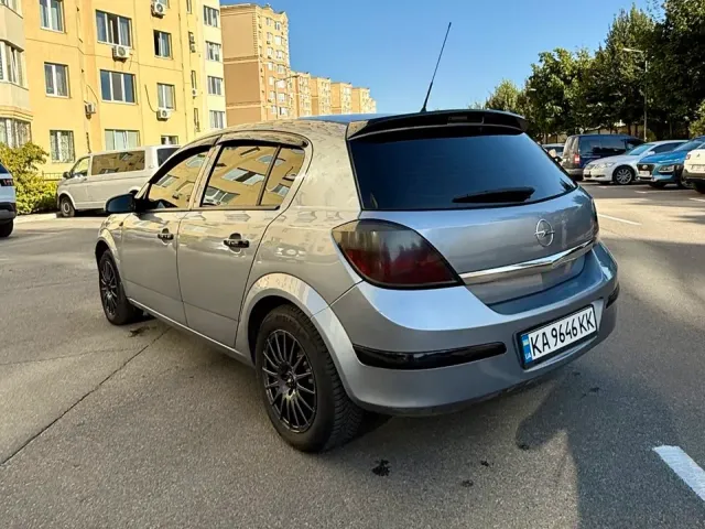 Opel Astra - фото 2