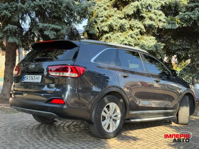Kia Sorento - фото 3