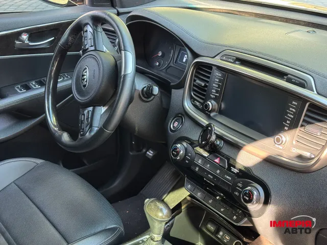 Kia Sorento - фото 5