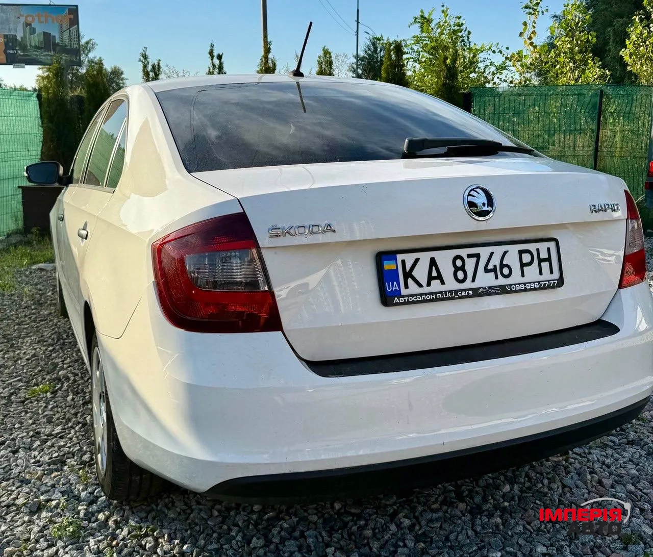 Skoda Rapid - фото 9