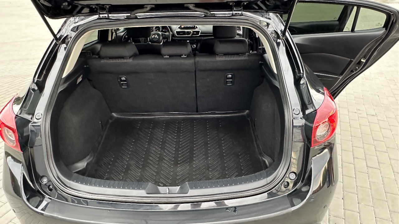 Mazda 3 - фото 16