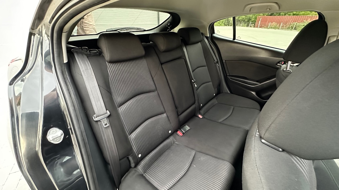 Mazda 3 - фото 10
