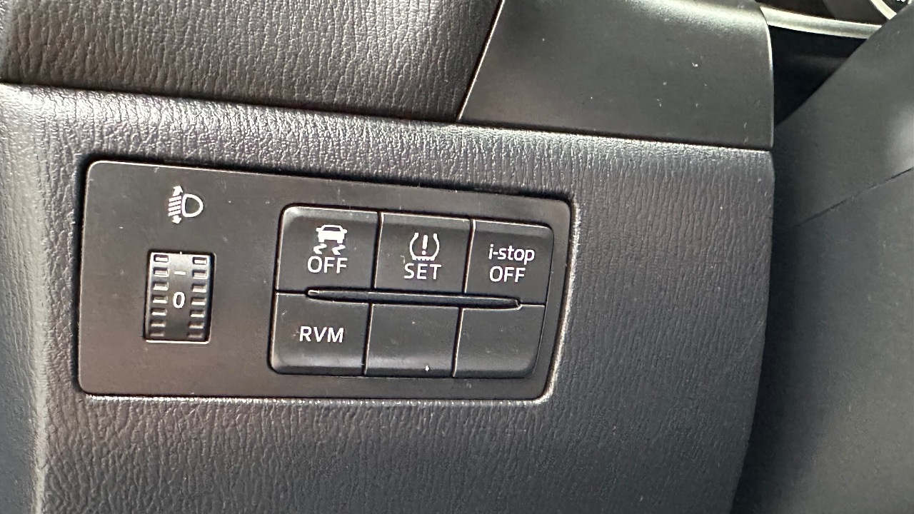 Mazda 3 - фото 15