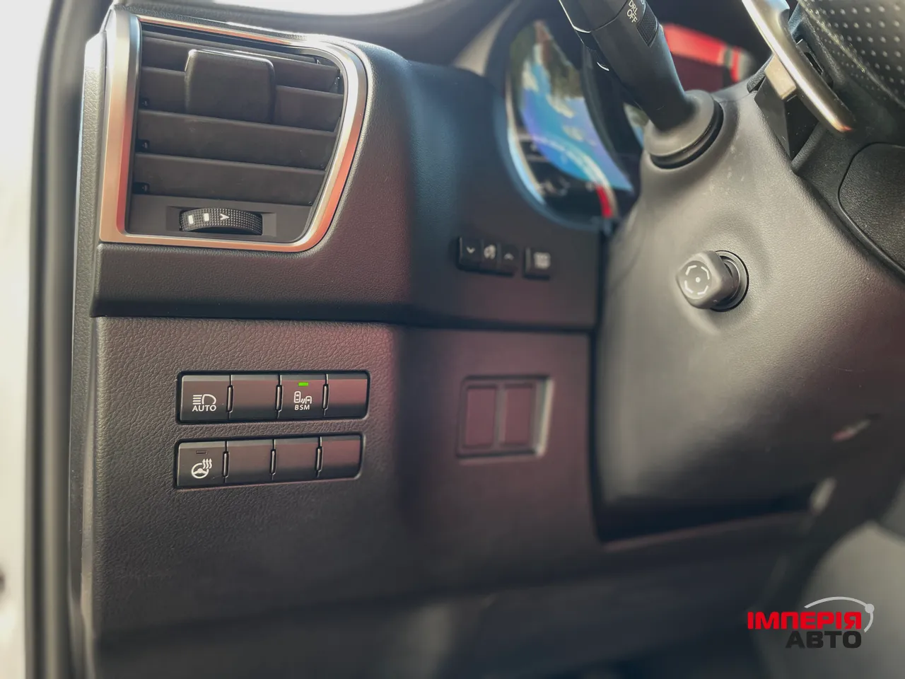 Lexus NX - фото 12