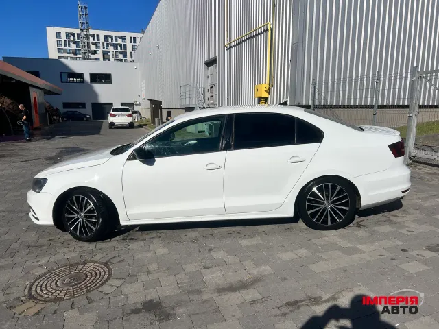 Volkswagen Jetta - фото 3