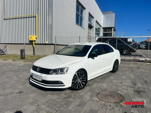 Volkswagen Jetta - фото 2