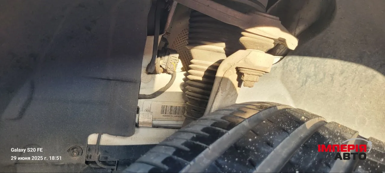 Mercedes-Benz GLS - фото 9