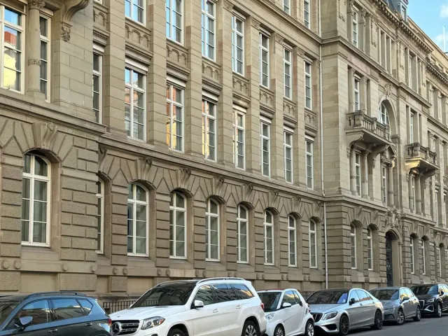 Mercedes-Benz GLS - фото 2