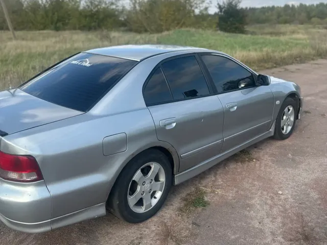 Mitsubishi Galant - фото 3