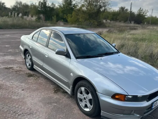 Mitsubishi Galant - фото 1