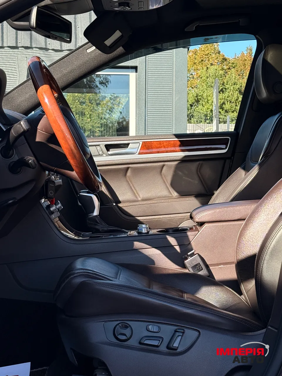 Volkswagen Touareg - фото 6