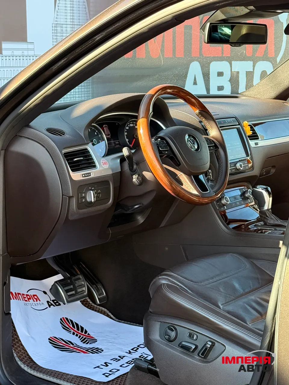 Volkswagen Touareg - фото 9