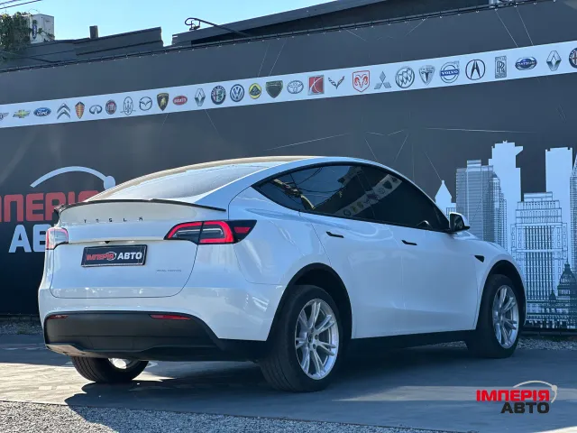 Tesla Model Y - зображення 4
