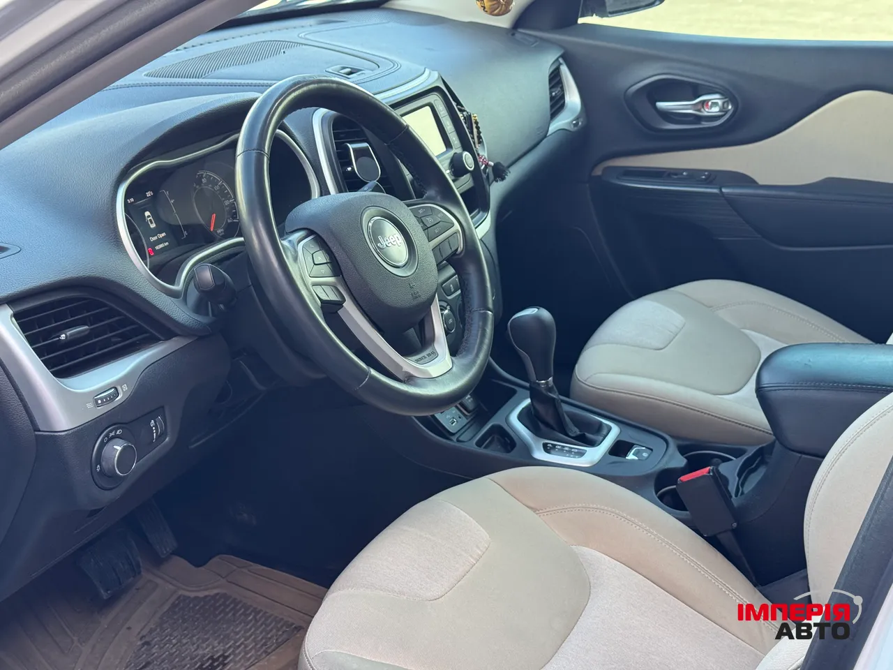 Jeep Cherokee - фото 11