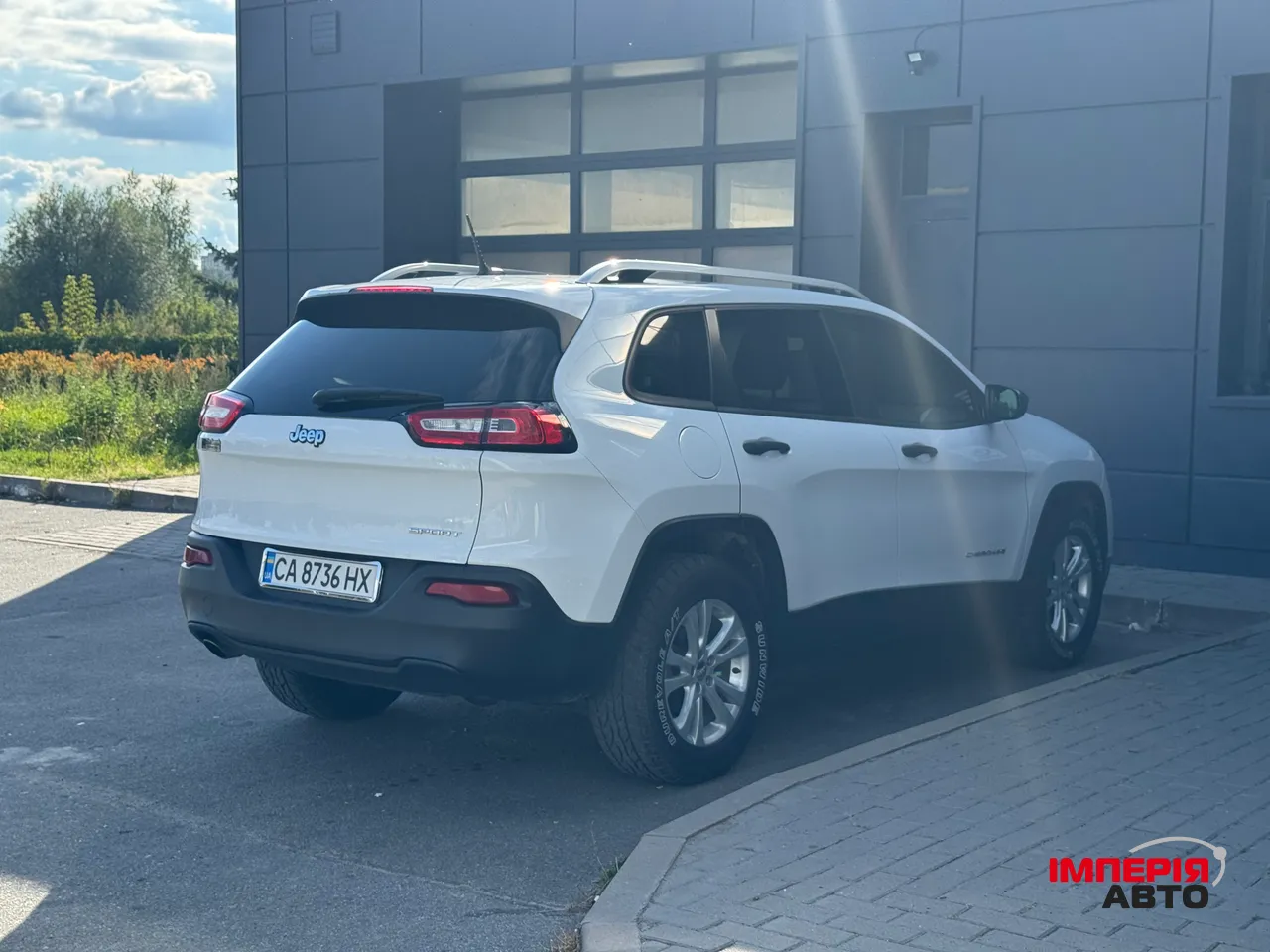 Jeep Cherokee - фото 4