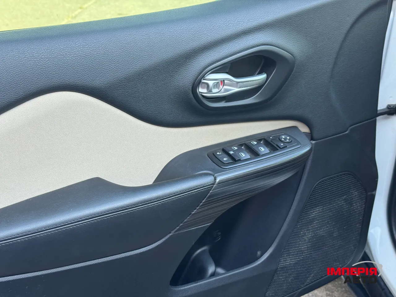 Jeep Cherokee - фото 10