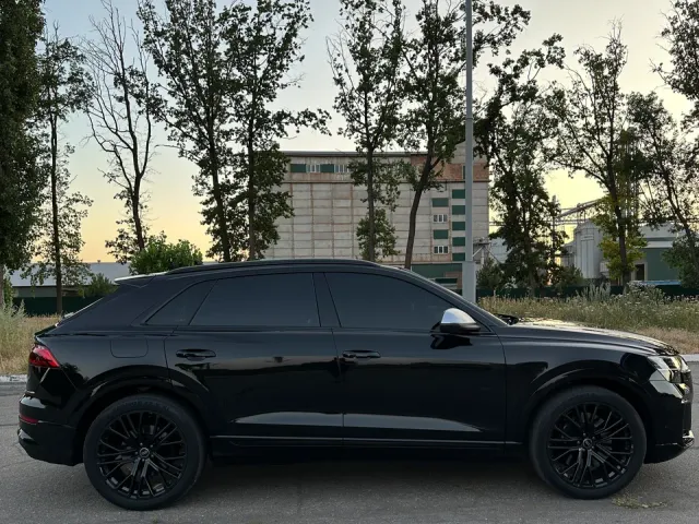 Audi SQ8 - фото 4