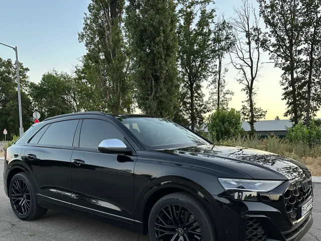 Audi SQ8 - фото 3