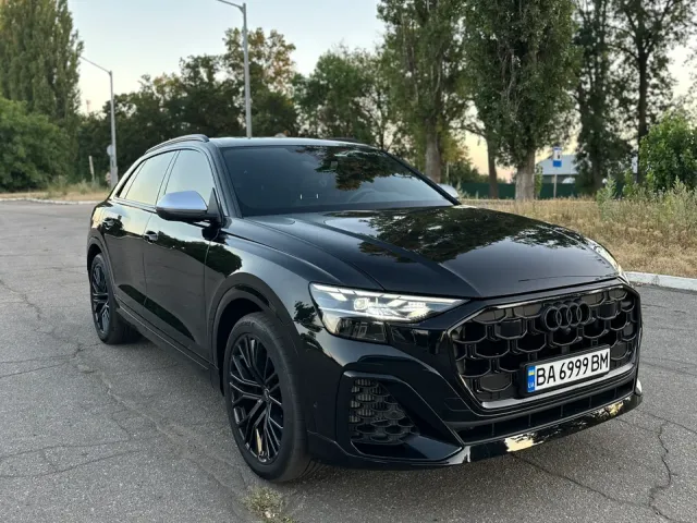 Audi SQ8 - фото 1