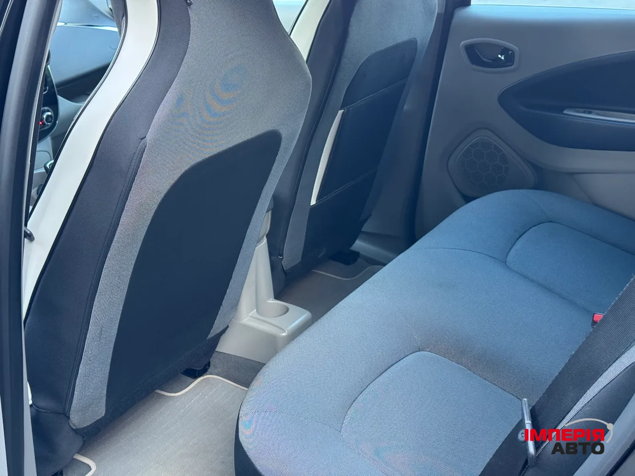 Renault ZOE - фото 14