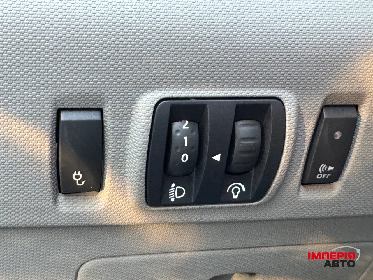 Renault ZOE - фото 17