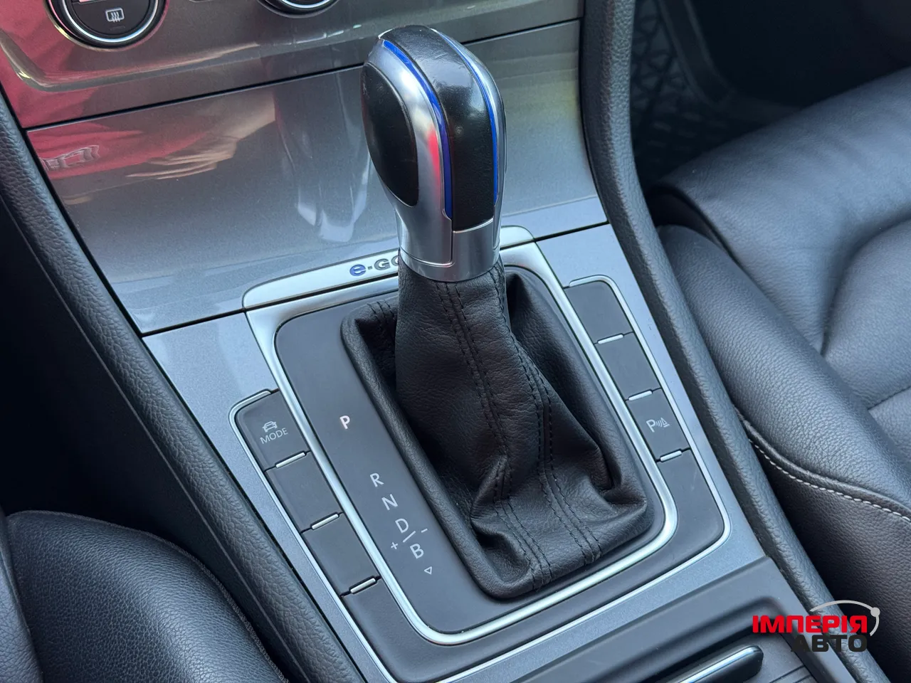 Volkswagen Golf - фото 12