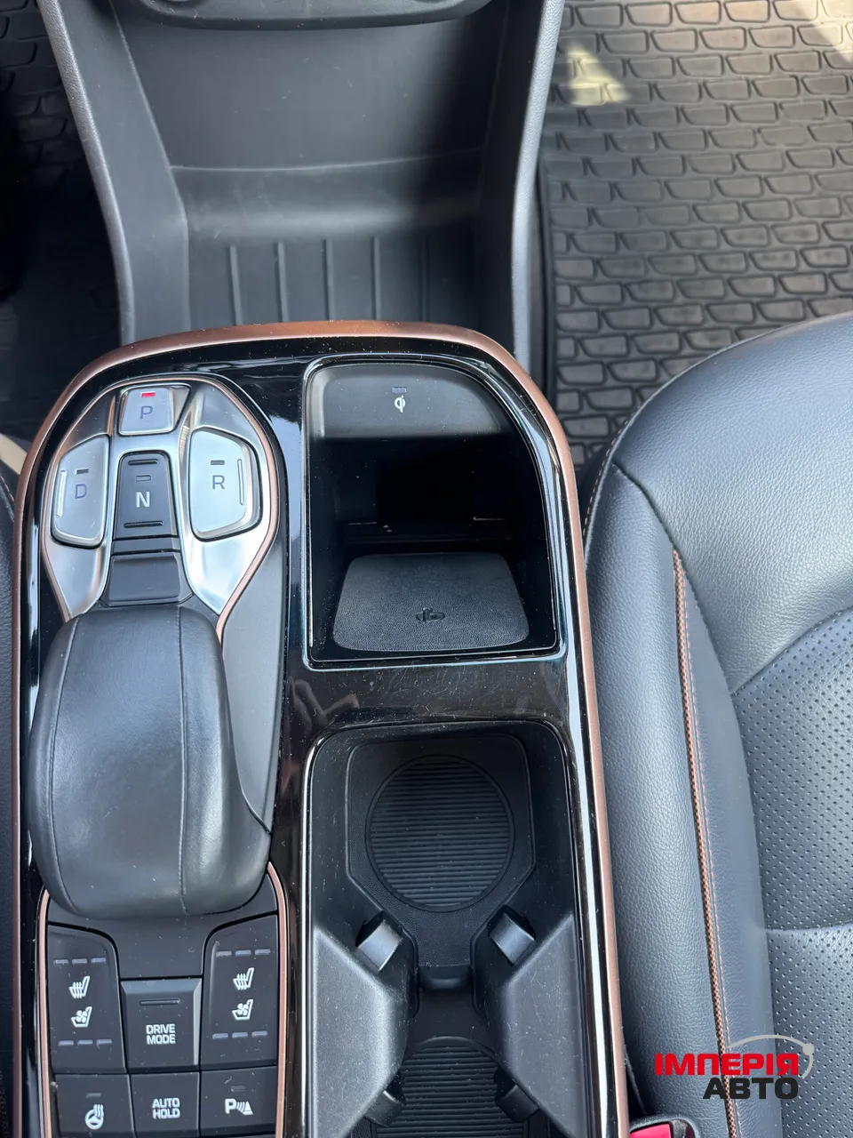 Hyundai IONIQ - фото 11