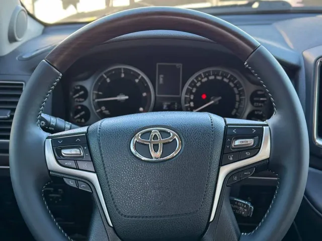 Toyota Land Cruiser - фото 3