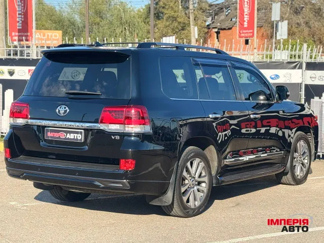 Toyota Land Cruiser - фото 2