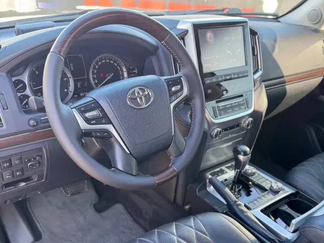 Toyota Land Cruiser - фото 5
