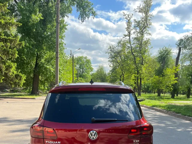 Volkswagen Tiguan - фото 2