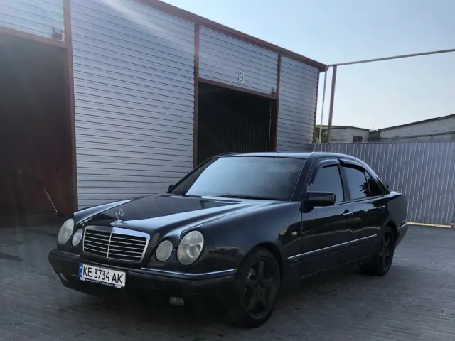 Mercedes-Benz E-Класс - фото 5