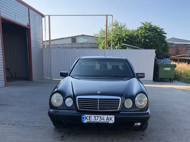 Mercedes-Benz E-Класс - фото 3