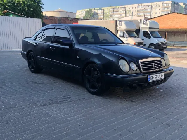 Mercedes-Benz E-Класс - фото 1