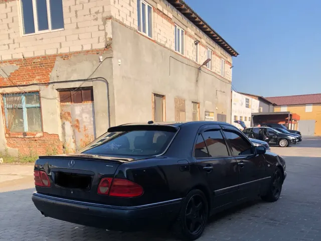 Mercedes-Benz E-Класс - фото 4