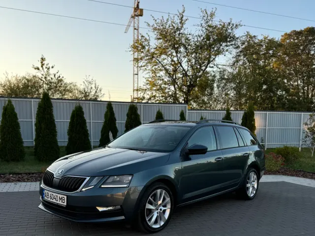 Skoda Octavia - фото 3